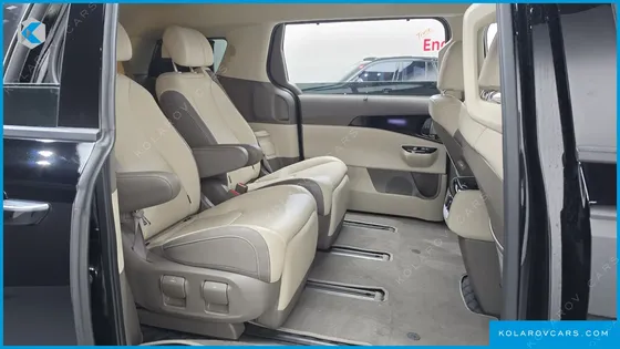 KIA CARNIVAL GASOLINE 7-SEATER SIGNATURE