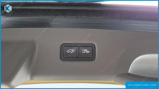 KIA CARNIVAL GASOLINE 7-SEATER SIGNATURE