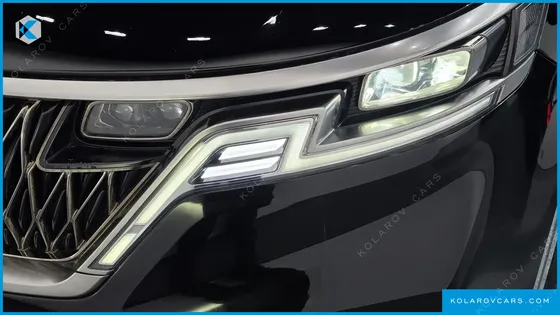 KIA CARNIVAL GASOLINE 7-SEATER SIGNATURE