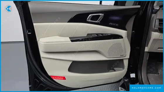 KIA CARNIVAL GASOLINE 7-SEATER SIGNATURE