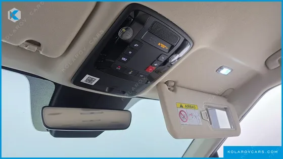 KIA CARNIVAL GASOLINE 7-SEATER SIGNATURE