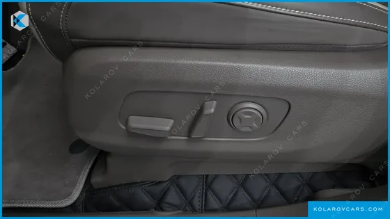 KIA CARNIVAL GASOLINE 7-SEATER SIGNATURE
