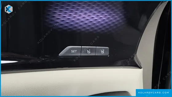 KIA CARNIVAL GASOLINE 7-SEATER SIGNATURE