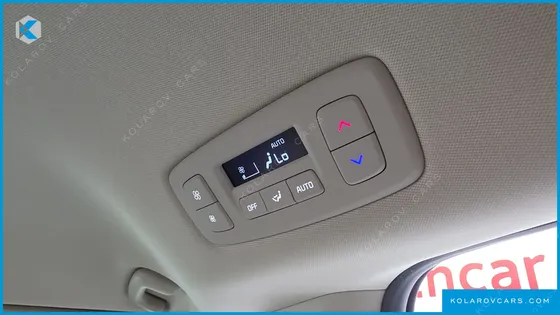 KIA CARNIVAL GASOLINE 7-SEATER SIGNATURE