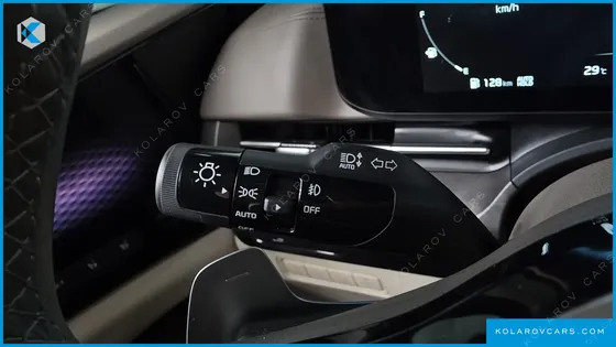 KIA CARNIVAL GASOLINE 7-SEATER SIGNATURE