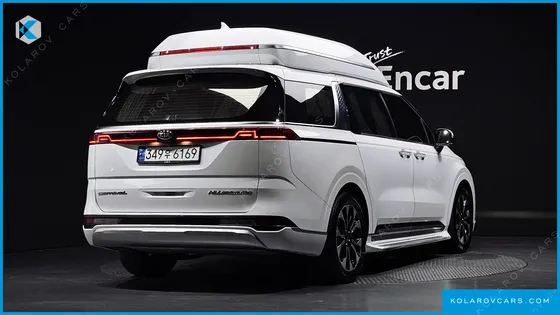 KIA CARNIVAL GASOLINE 7-SEATER HI-LIMOUSINE