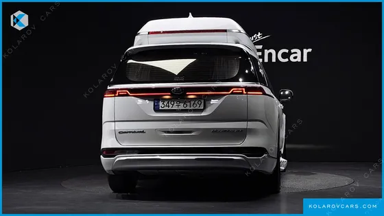 KIA CARNIVAL GASOLINE 7-SEATER HI-LIMOUSINE