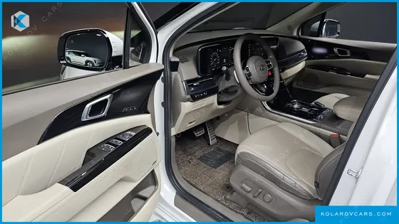 KIA CARNIVAL GASOLINE 7-SEATER HI-LIMOUSINE