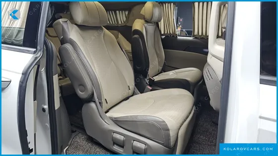 KIA CARNIVAL GASOLINE 7-SEATER HI-LIMOUSINE