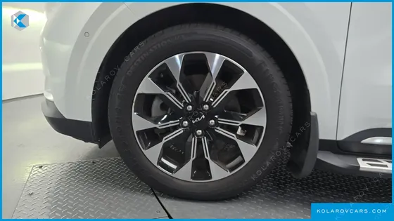 KIA CARNIVAL DIESEL 7-SEATER SIGNATURE