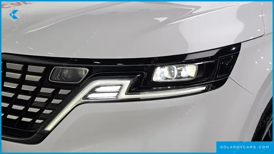 KIA CARNIVAL DIESEL 7-SEATER HI-LIMOUSINE
