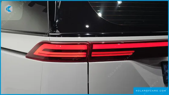 KIA CARNIVAL DIESEL 7-SEATER HI-LIMOUSINE