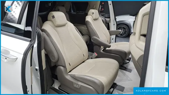 KIA CARNIVAL GASOLINE 9-SEATER SIGNATURE
