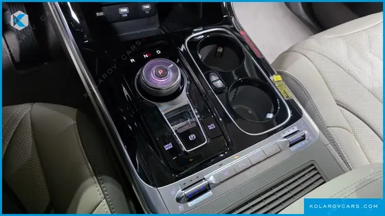 KIA CARNIVAL GASOLINE 9-SEATER HI-LIMOUSINE