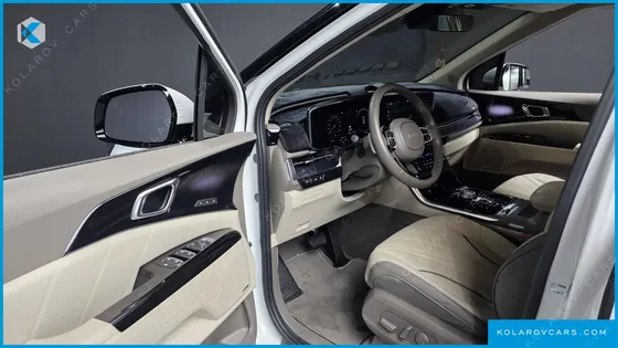 KIA CARNIVAL GASOLINE 9-SEATER HI-LIMOUSINE