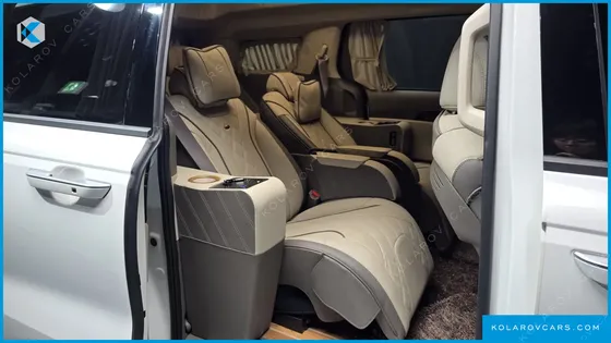 KIA CARNIVAL GASOLINE 9-SEATER HI-LIMOUSINE