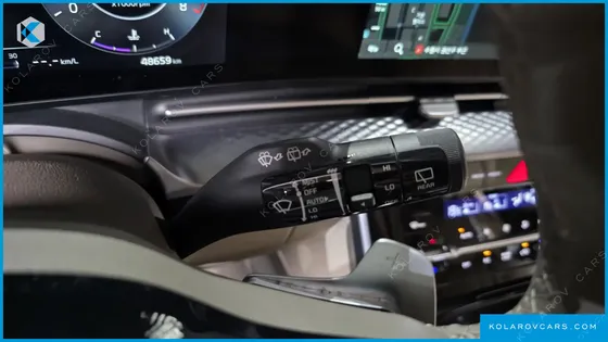 KIA CARNIVAL GASOLINE 9-SEATER HI-LIMOUSINE