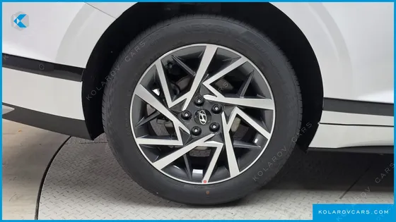 HYUNDAI GRANDEUR PREMIUM