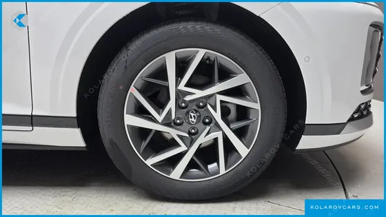 HYUNDAI GRANDEUR PREMIUM