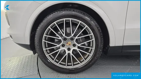 PORSCHE CAYENNE 3.0 COUPE PLATINUM EDITION