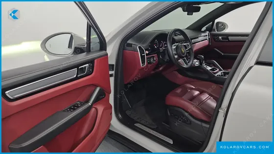 PORSCHE CAYENNE 3.0 COUPE PLATINUM EDITION