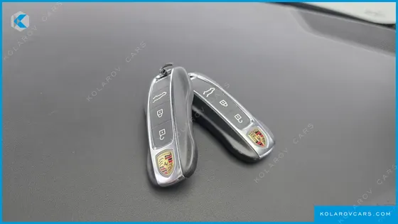 PORSCHE CAYENNE 3.0 COUPE PLATINUM EDITION