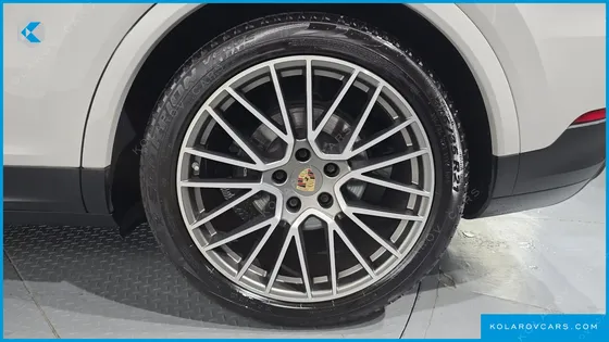 PORSCHE CAYENNE 3.0 COUPE PLATINUM EDITION