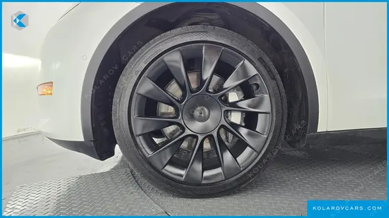 TESLA MODEL Y LONG RANGE AWD