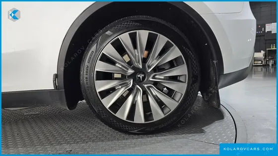 TESLA MODEL Y RWD