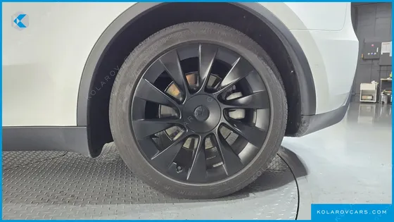 TESLA MODEL Y LONG RANGE AWD