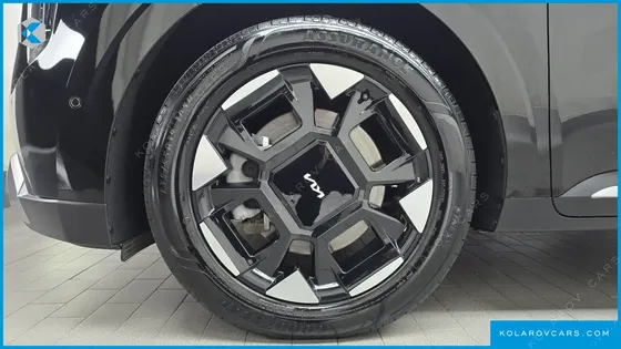 KIA CARNIVAL DIESEL 9-SEATER NOBLESSE