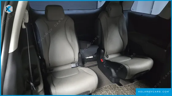 KIA CARNIVAL DIESEL 9-SEATER NOBLESSE