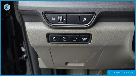 KIA CARNIVAL DIESEL 9-SEATER NOBLESSE