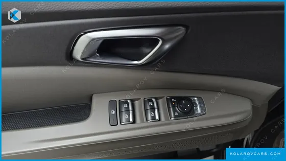 KIA CARNIVAL DIESEL 9-SEATER NOBLESSE