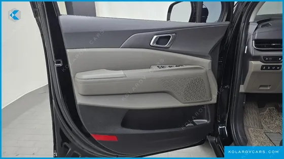 KIA CARNIVAL DIESEL 9-SEATER NOBLESSE