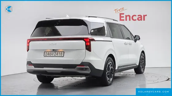 KIA CARNIVAL DIESEL 9-SEATER SIGNATURE