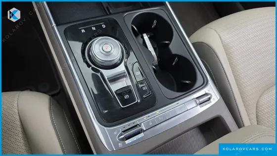 KIA CARNIVAL DIESEL 9-SEATER SIGNATURE