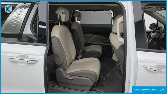 KIA CARNIVAL DIESEL 9-SEATER SIGNATURE