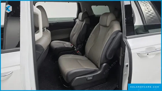 KIA CARNIVAL DIESEL 9-SEATER NOBLESSE