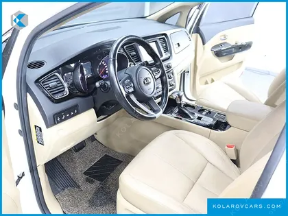 KIA CARNIVAL 7-SEATER HI-LIMOUSINE