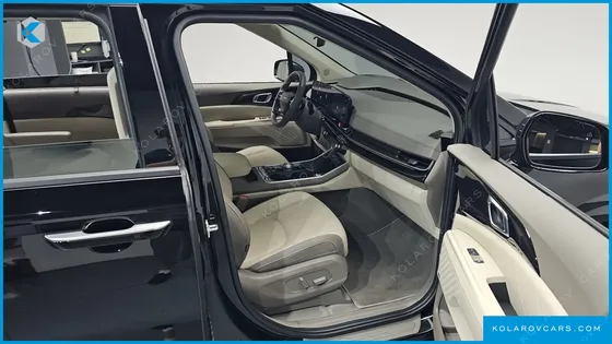 KIA CARNIVAL GASOLINE 7 SEATER X LINE