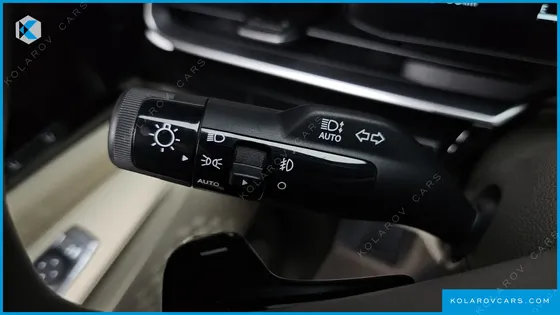 KIA CARNIVAL GASOLINE 7 SEATER X LINE