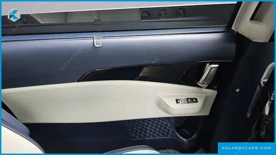 KIA CARNIVAL HEV 9SEATER SIGNATURE