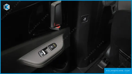 KIA CARNIVAL HEV 9SEATER SIGNATURE