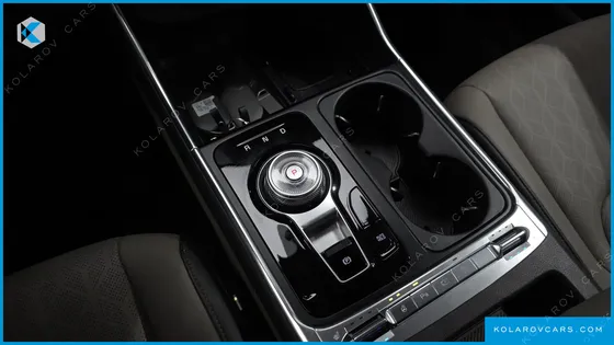 KIA CARNIVAL DIESEL 9-SEATER NOBLESSE