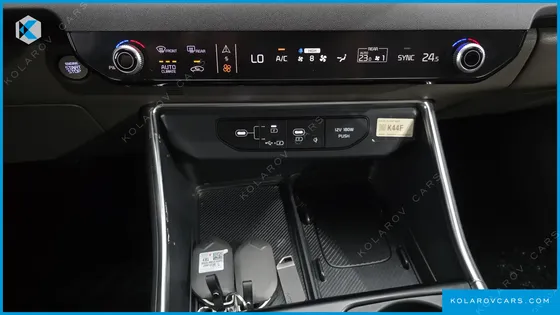 KIA CARNIVAL DIESEL 9-SEATER NOBLESSE