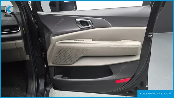 KIA CARNIVAL DIESEL 9-SEATER NOBLESSE