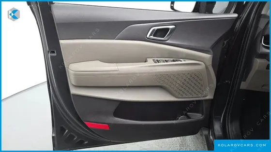 KIA CARNIVAL DIESEL 9-SEATER NOBLESSE