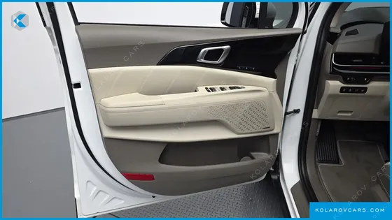 KIA CARNIVAL HEV 9SEATER SIGNATURE