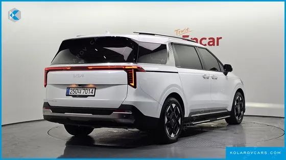 KIA CARNIVAL DIESEL 9-SEATER SIGNATURE